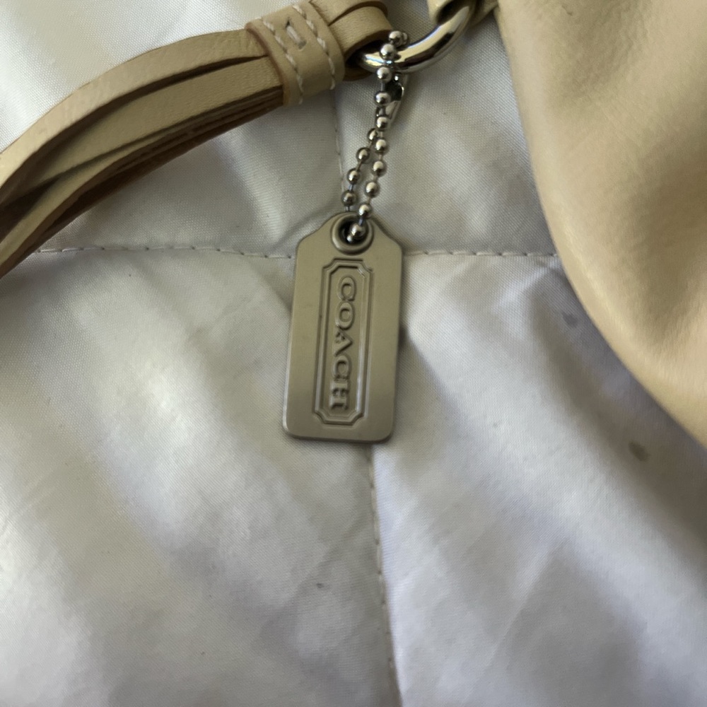 Coach beige wallat